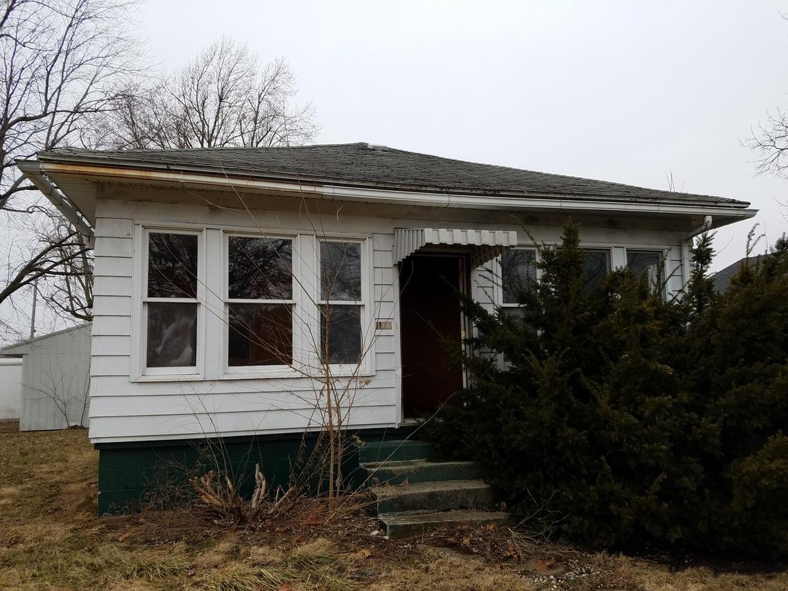 105 N Wilson St., Girard, IL 62640