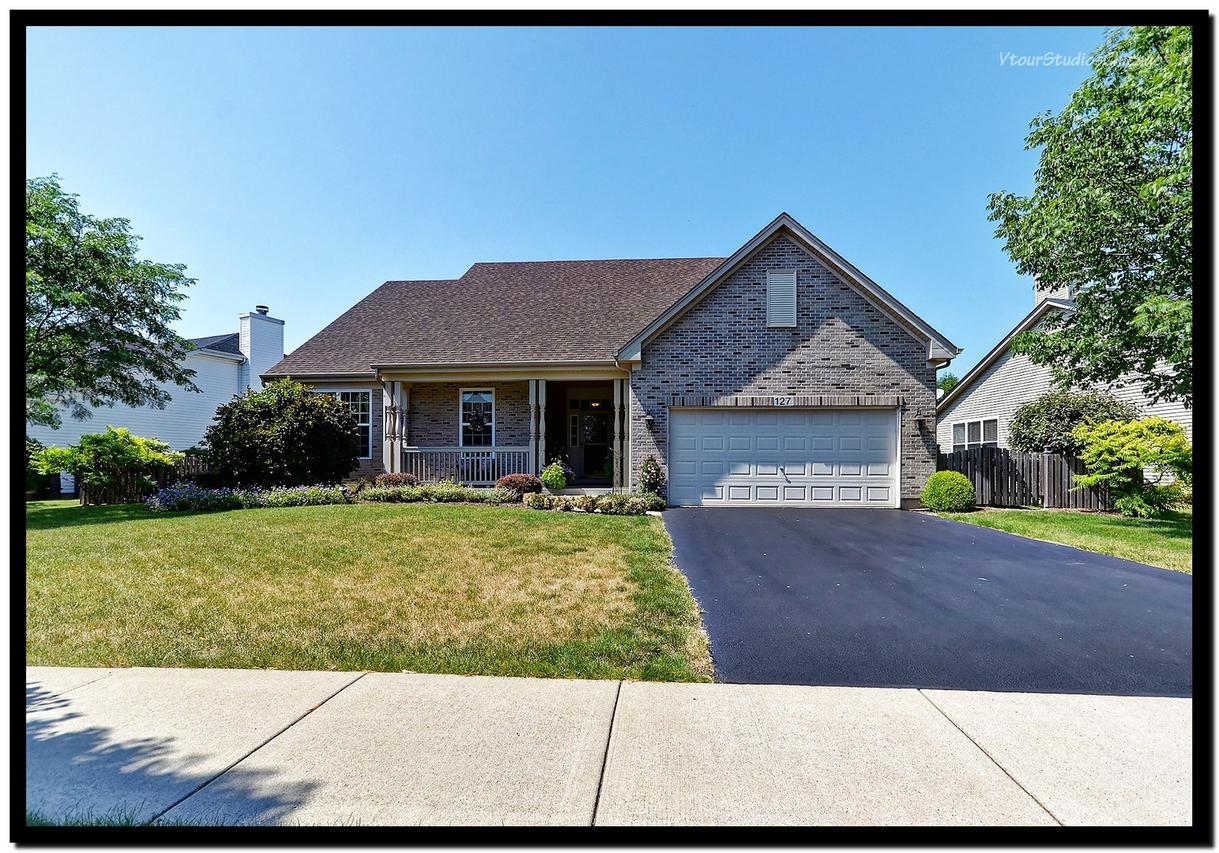 127 Oxford Ave., Sugar Grove, IL 60554