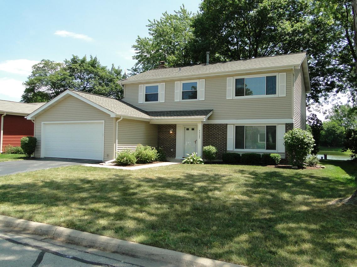 5S745 Malibu Ln., Naperville, IL 60540