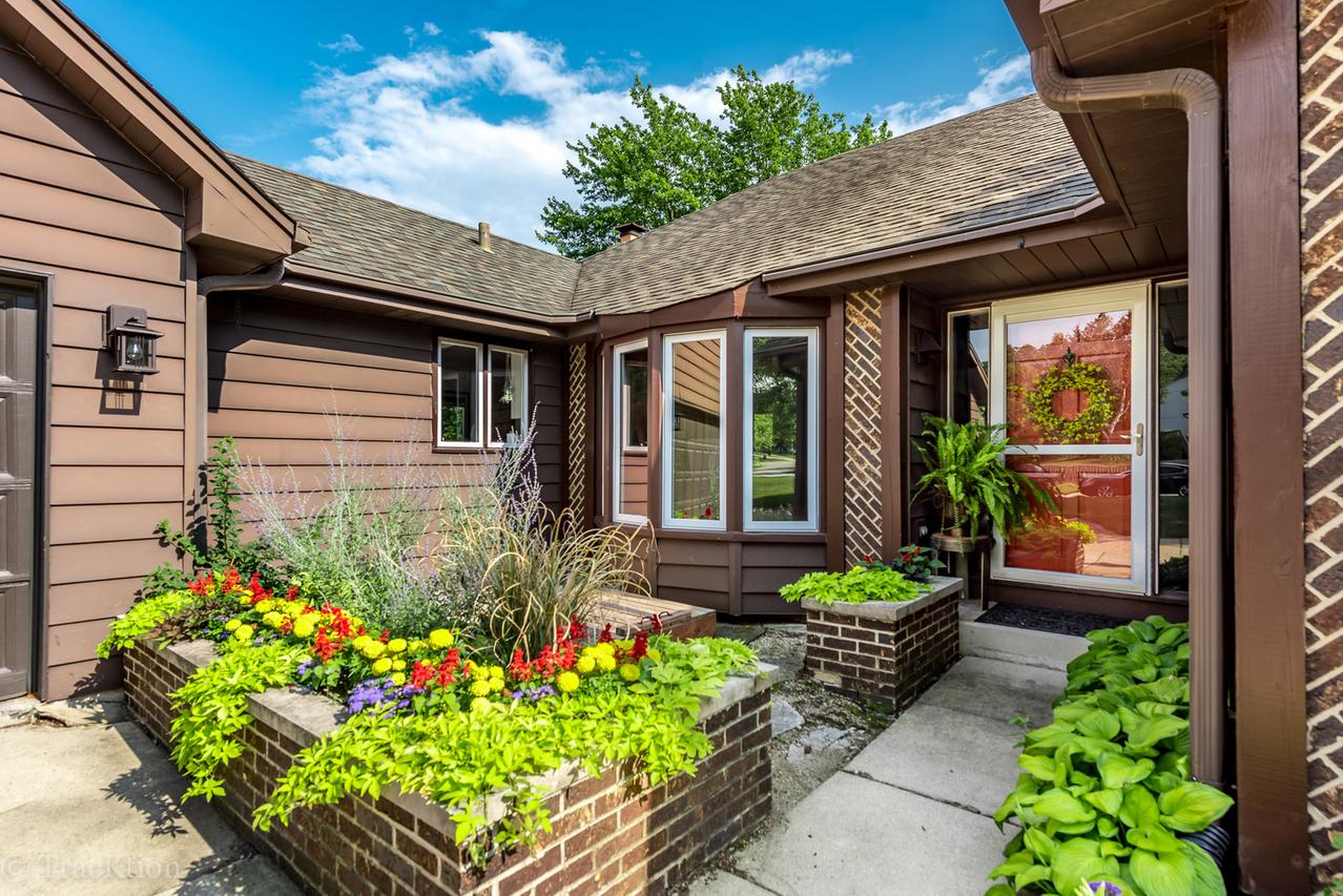 833 Marston Ave., Glen Ellyn, IL 60137