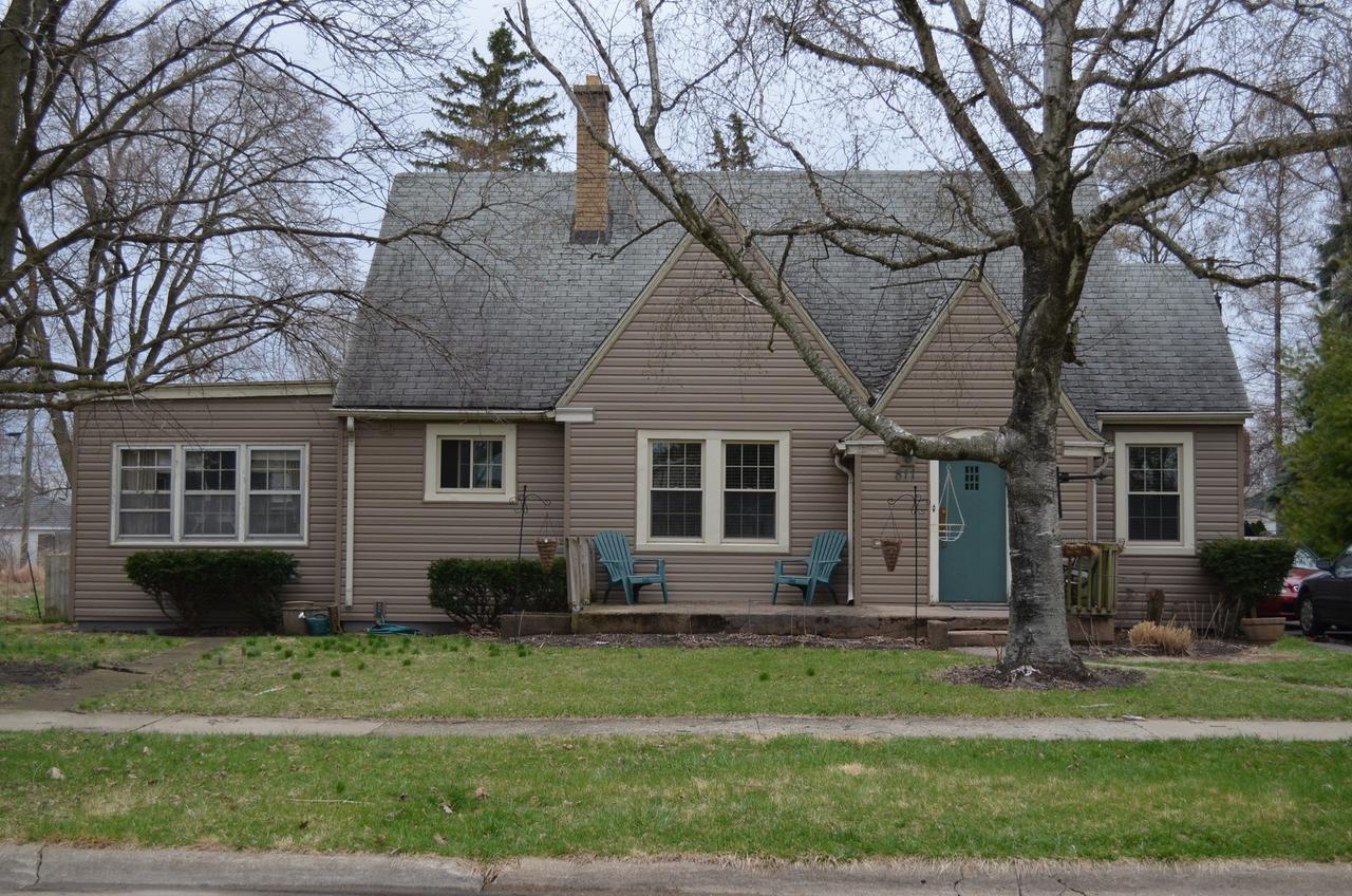 811 Ellwood Ave., Dekalb, IL 60115