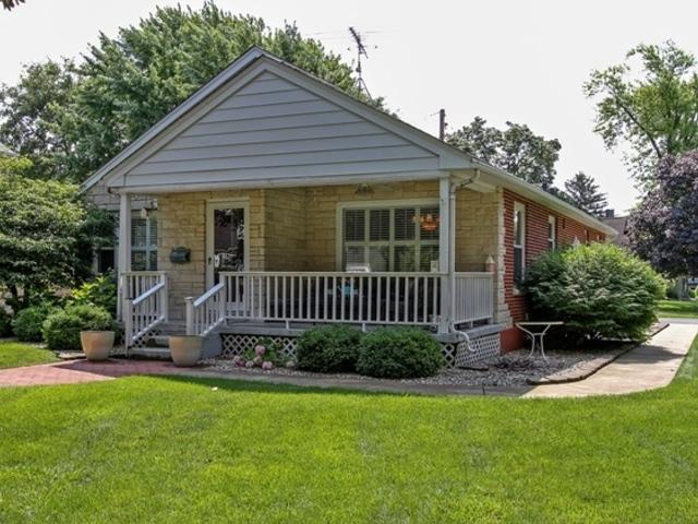 105 Dole Ave., Crystal Lake, IL 60014