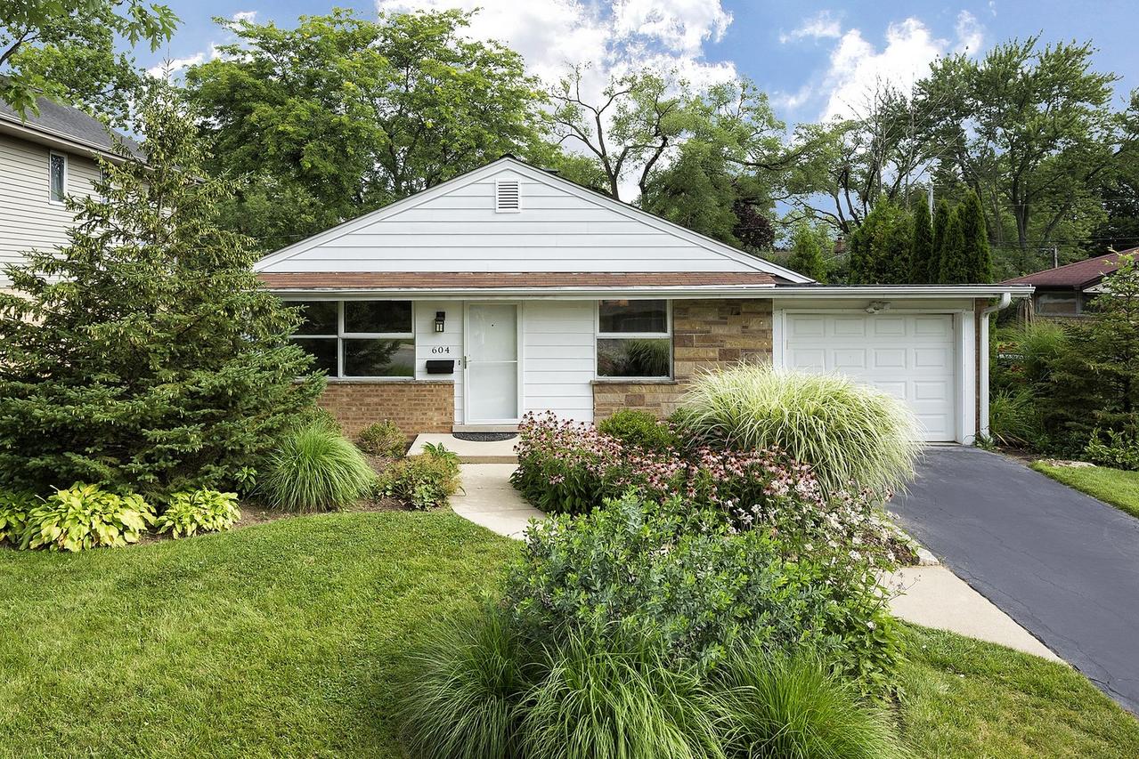604 Marshall Rd., Northbrook, IL 60062