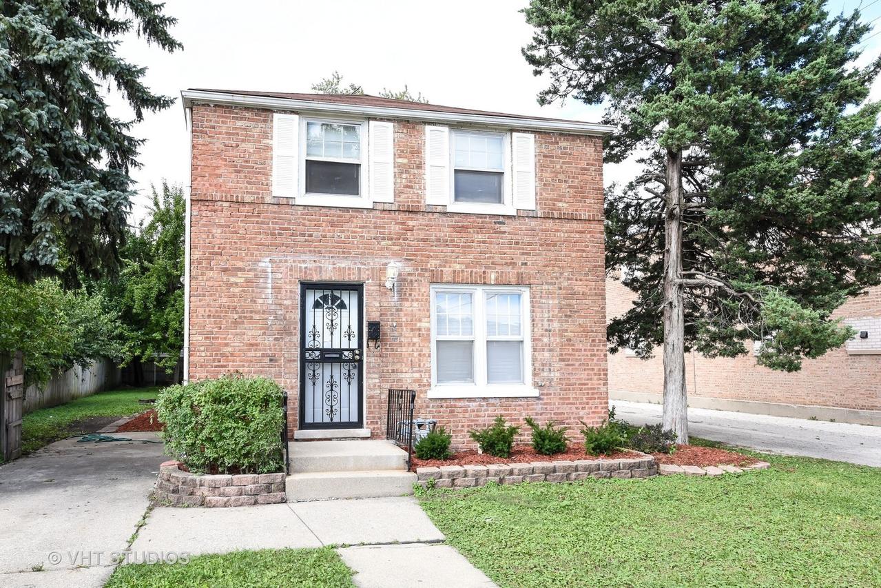 2218 S 11th Ave., Broadview, IL 60155