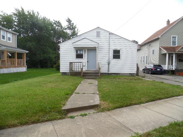921 Claim St., Aurora, IL 60505