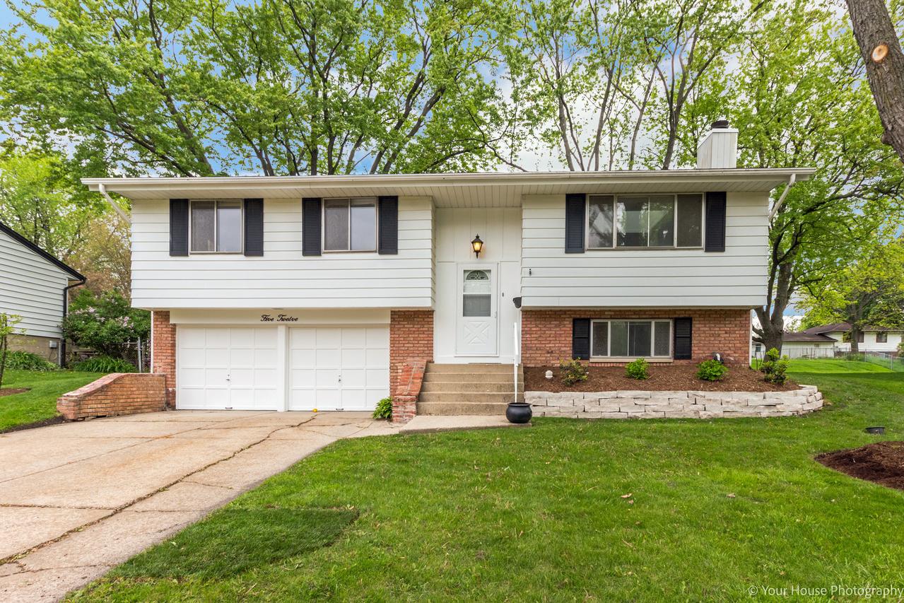 512 Plymouth Ln., Schaumburg, IL 60193