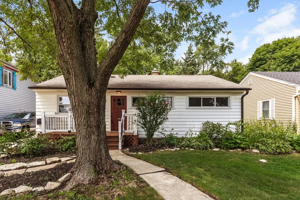 552 Rogers St., Downers Grove, IL 60515