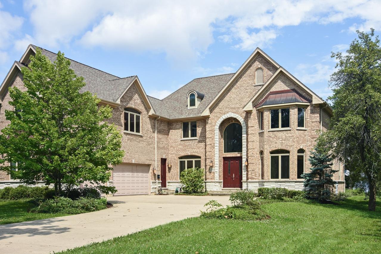 233 Spruce Rd., Northbrook, IL 60062