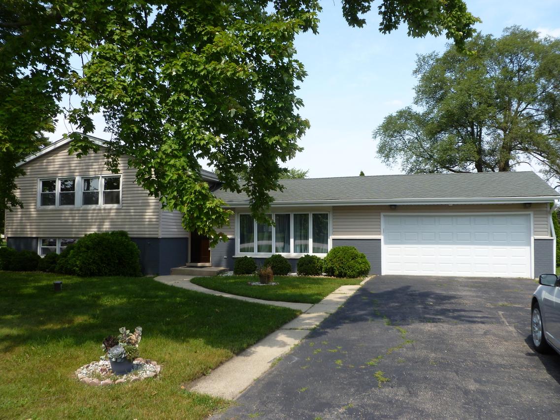 1380 Indian Hill Dr., Bensenville, IL 60106