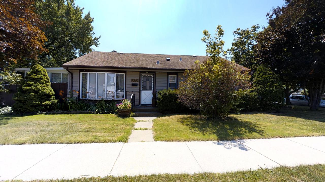 9301 S 54th Ct., Oak Lawn, IL 60453