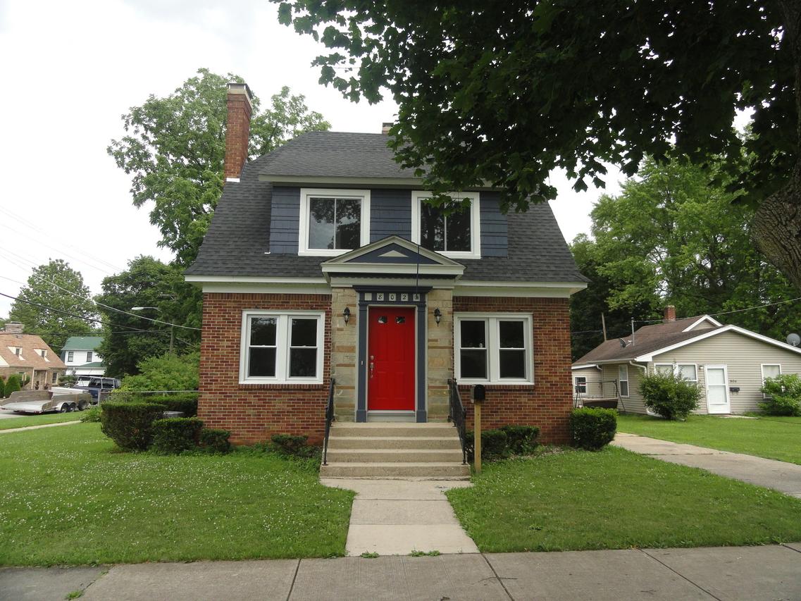 802 Hinman St., Aurora, IL 60505