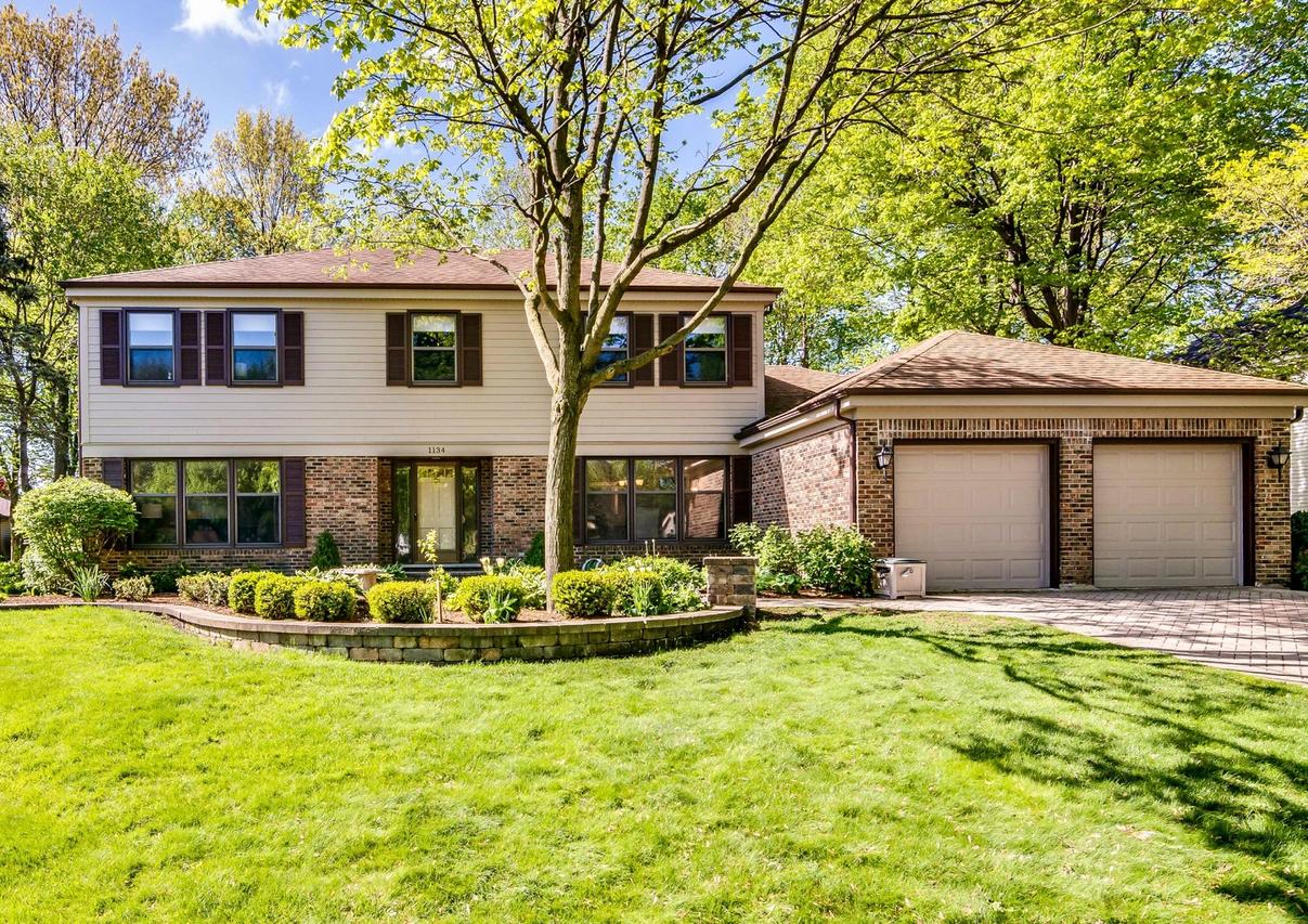 1134 Kings Point Ct., Naperville, IL 60563