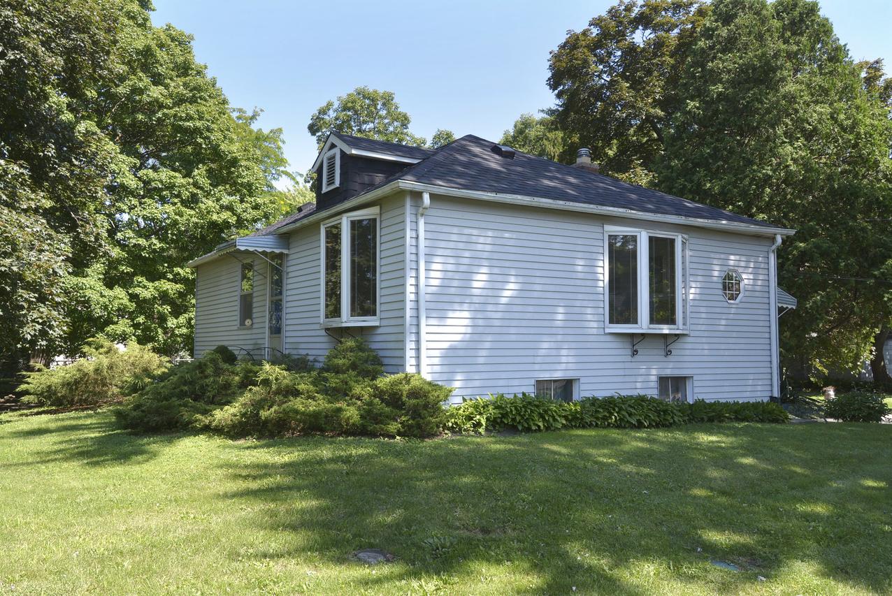 1801 E Kensington Rd., Mount Prospect, IL 60056