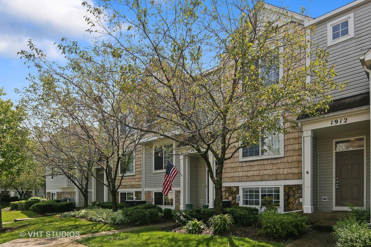 1912 Middlebury Dr., Aurora, IL 60503