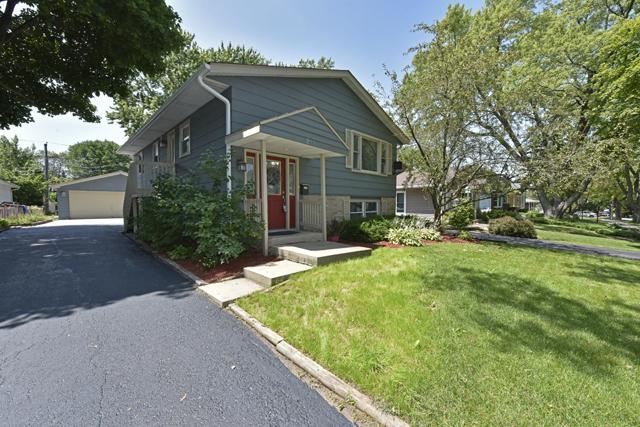 211 Harding Ave., Libertyville, IL 60048