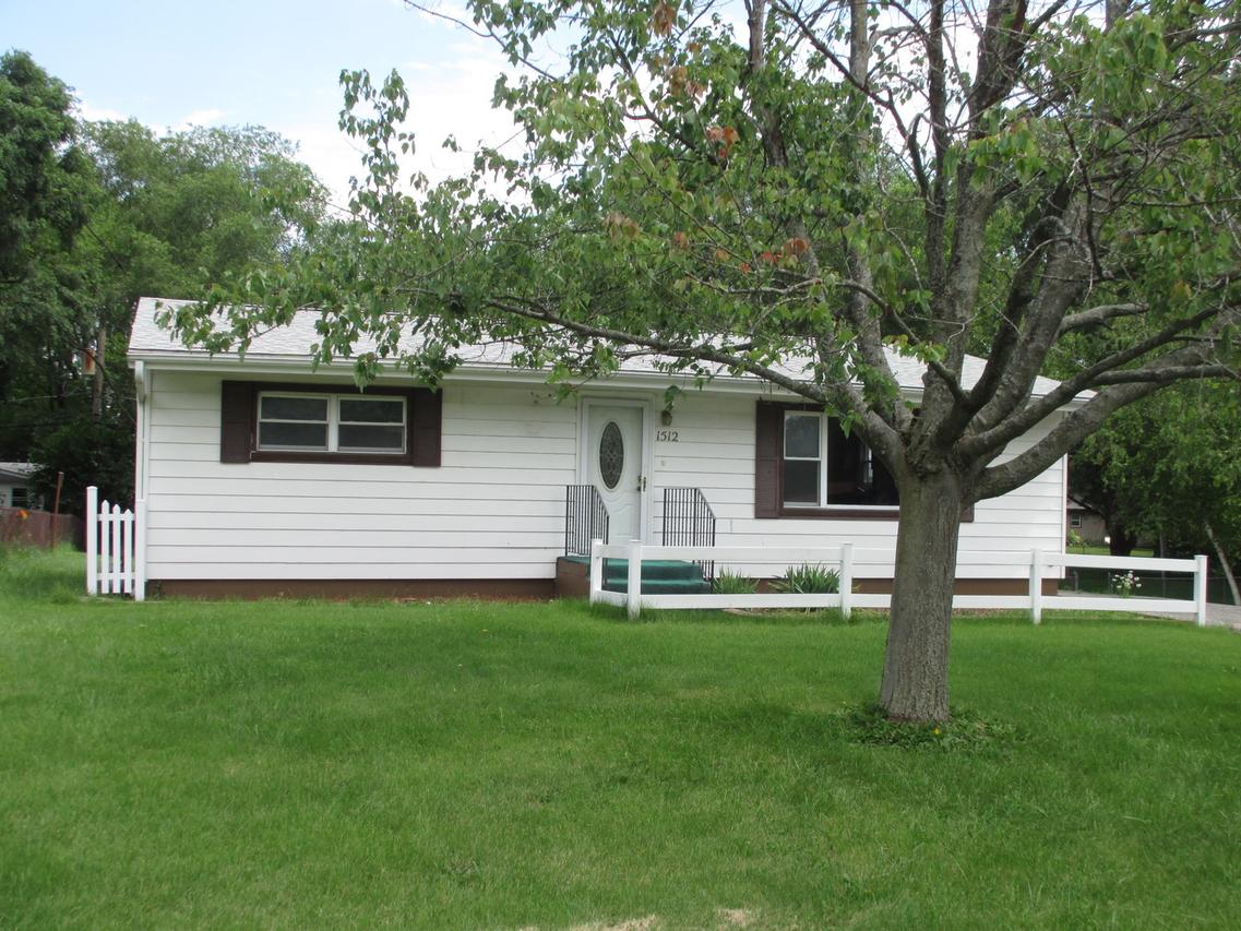 1512 Lakeland Ave., Mchenry, IL 60050