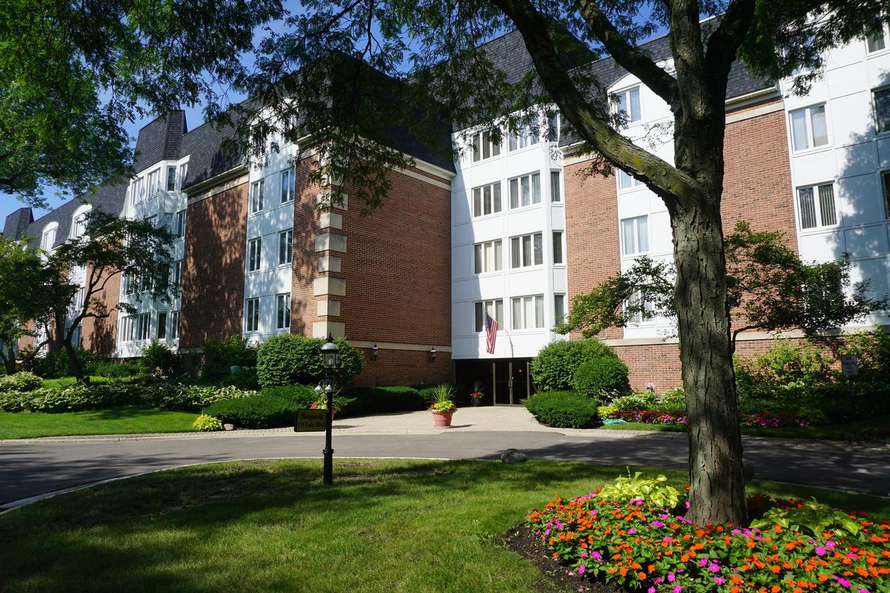 175 Lake Blvd. #339, Buffalo Grove, IL 60089
