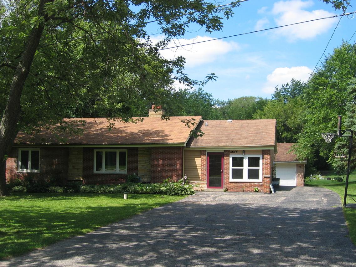 5646 Bentley Ave., Clarendon Hills, IL 60514