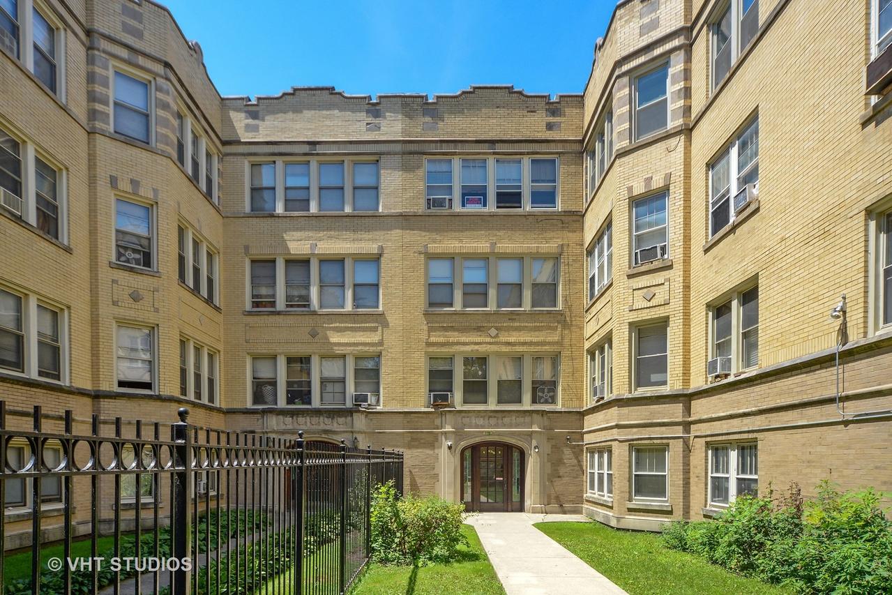 6316 N Artesian Ave. #301, Chicago, IL 60659