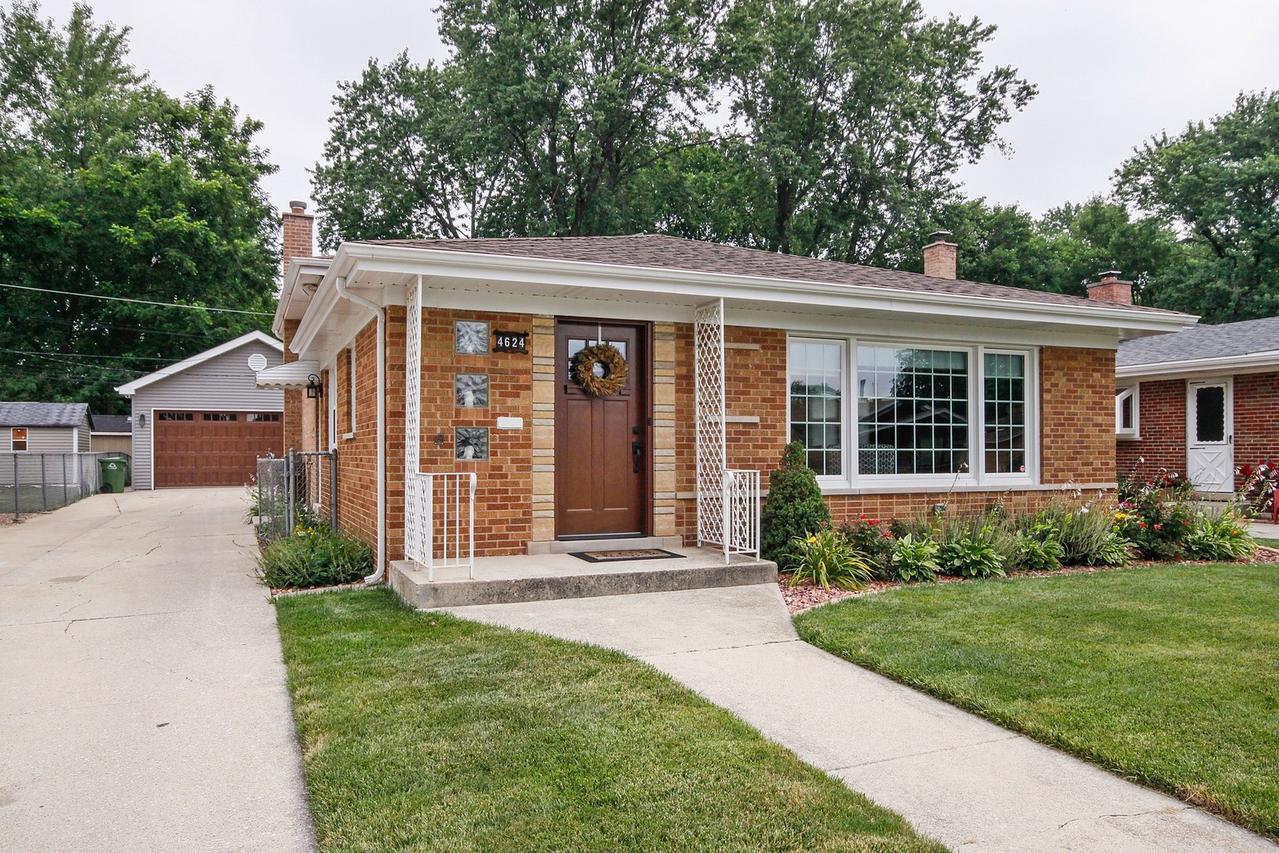 4624 W 98th Pl., Oak Lawn, IL 60453