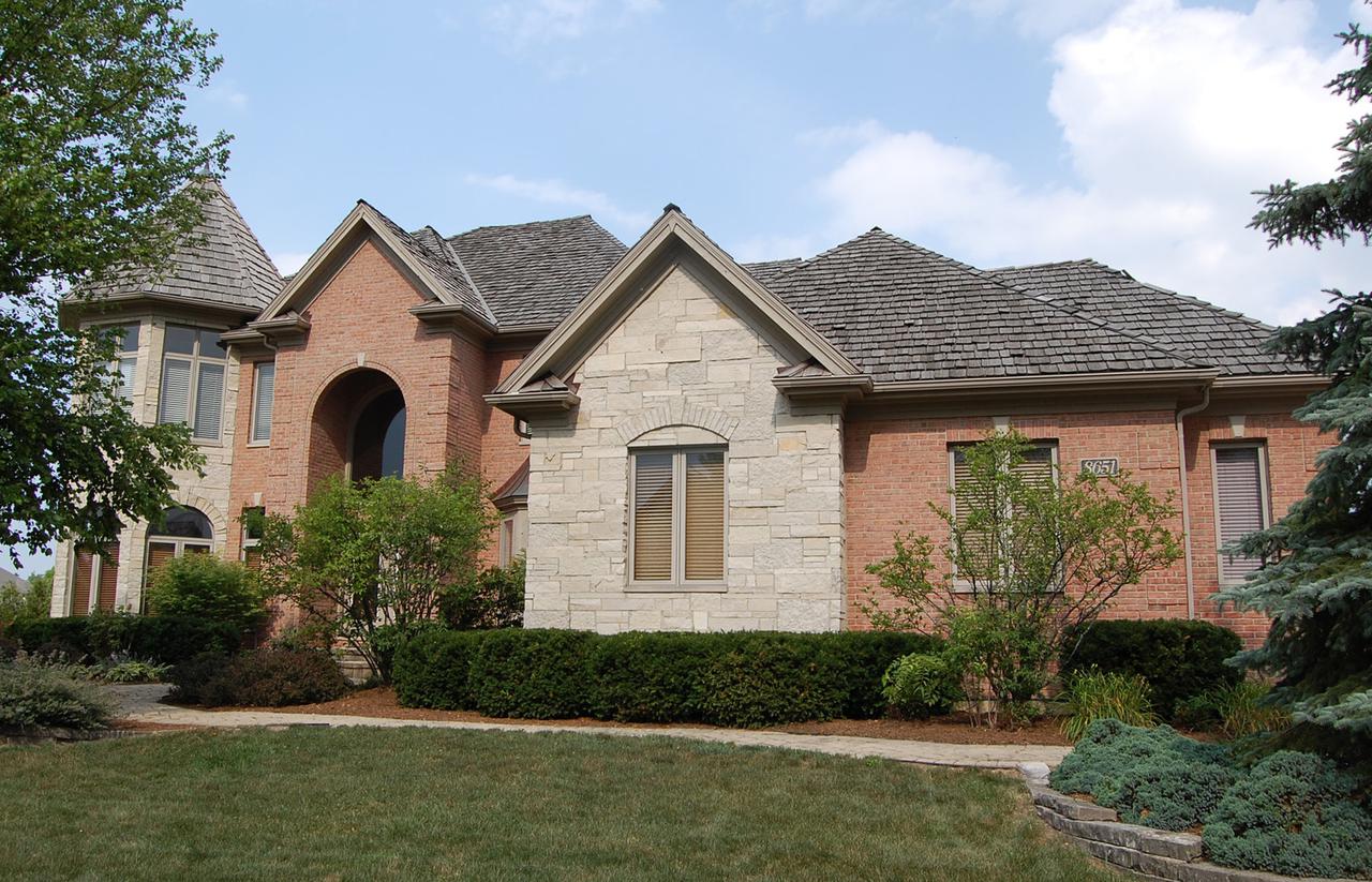 8651 Crest Ct., Burr Ridge, IL 60527