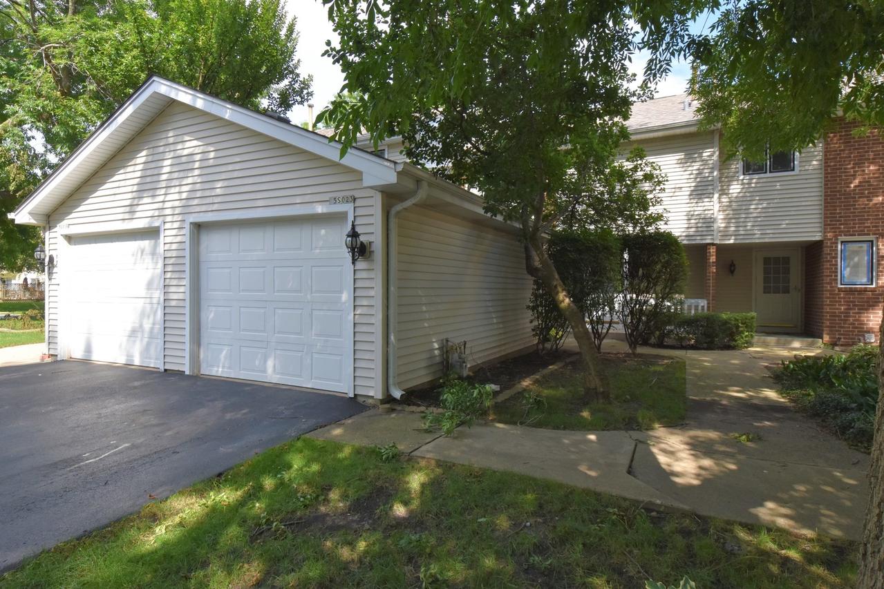 5S023 Pebble Beach Ct., Naperville, IL 60563