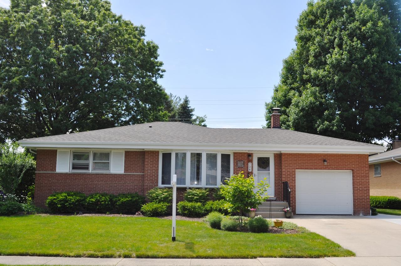 724 N Drury Ln., Arlington Heights, IL 60004