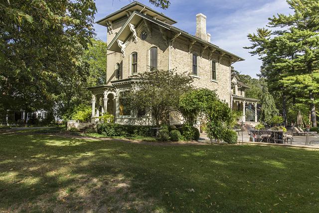 2 Jacoby Pl., Rockford, IL 61107