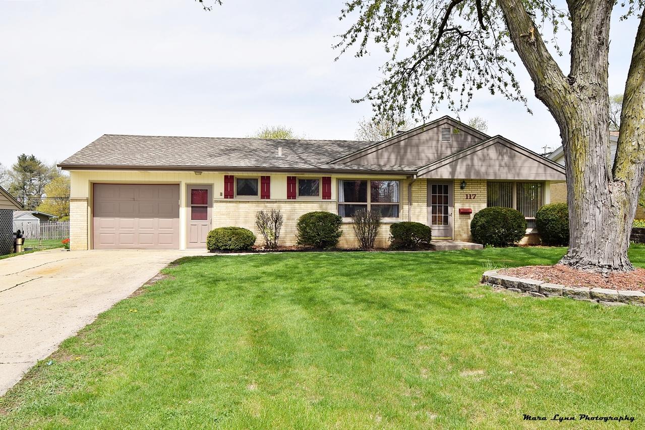 117 April Ln., North Aurora, IL 60542