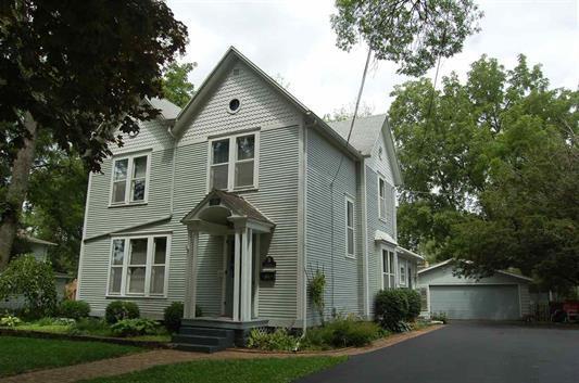 306 W Center St., Mount Morris, IL 61054