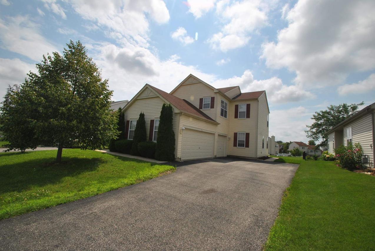 2137 Greenview Dr., Woodstock, IL 60098