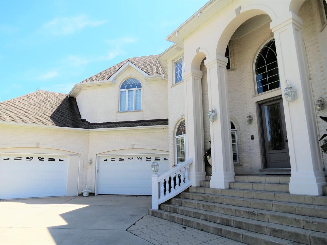 160 Los Lagos Dr., Bloomingdale, IL 60108