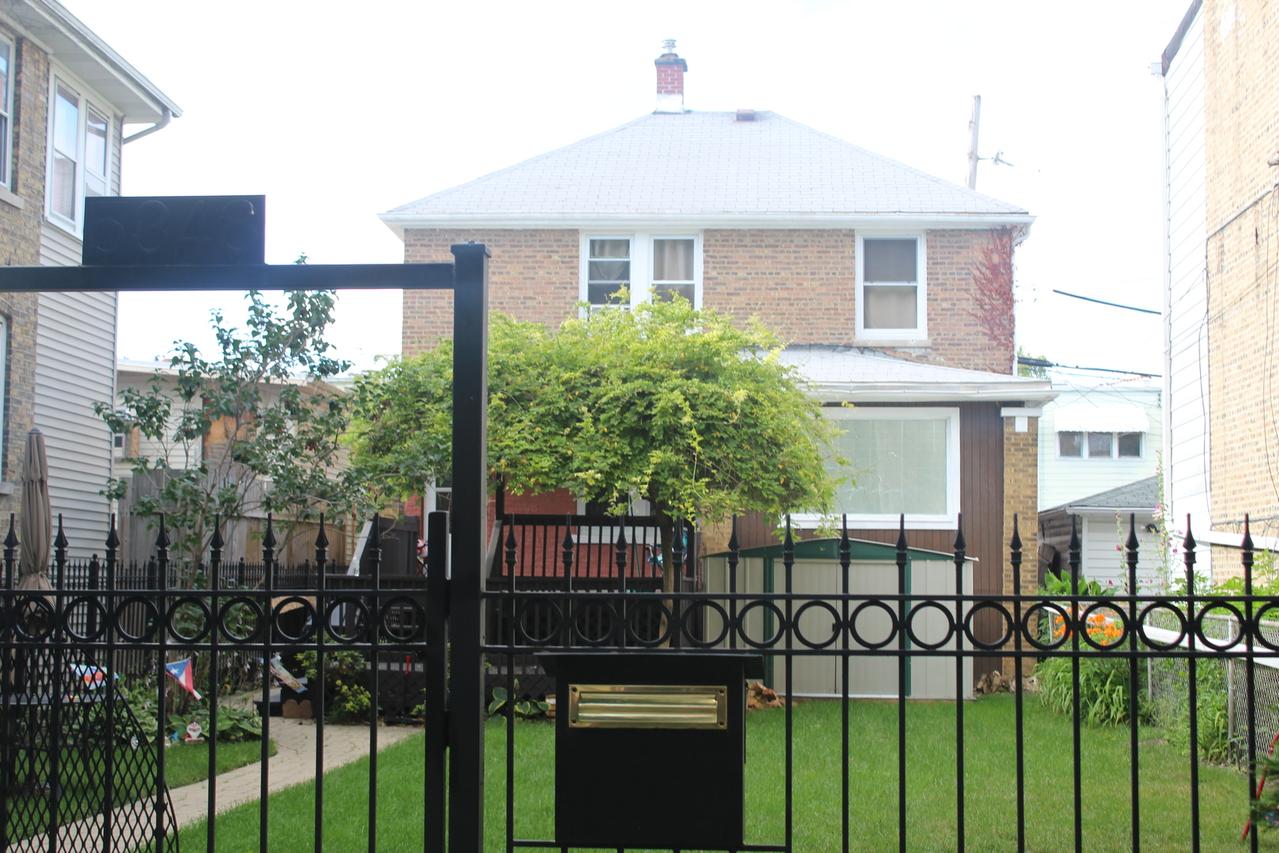 5348 W Roscoe St., Chicago, IL 60641