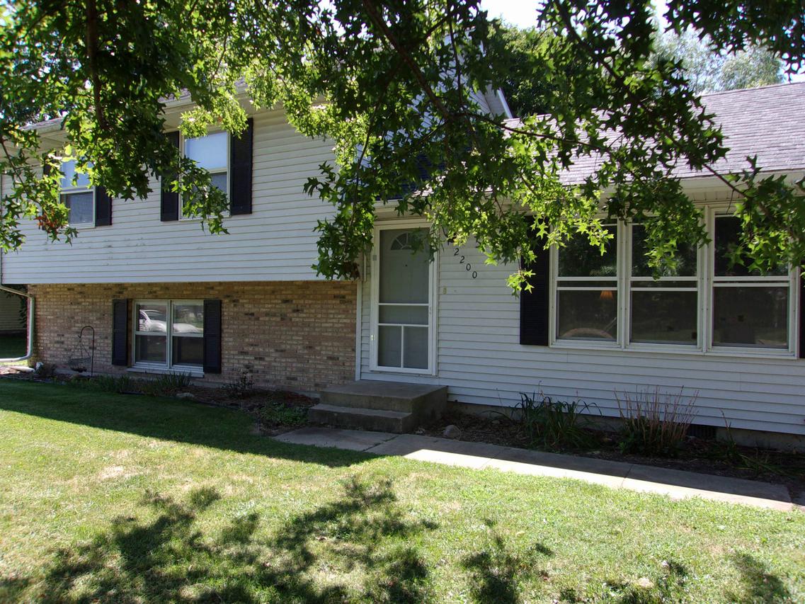 2200 E Stellon St., Diamond, IL 60416