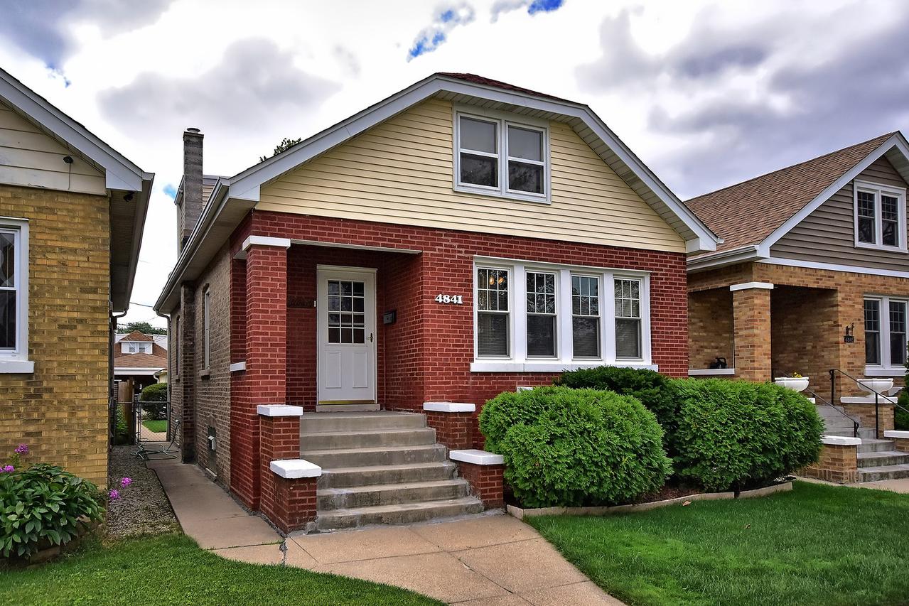 4841 W Strong St., Chicago, IL 60630