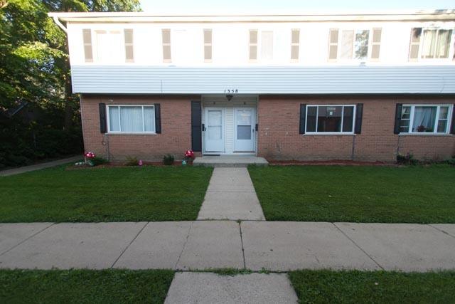 1358 Monomoy St. #E, Aurora, IL 60506