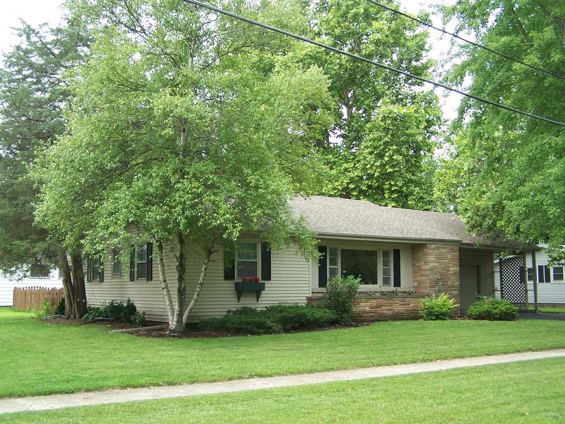 140 E Alden Pl., Dekalb, IL 60115
