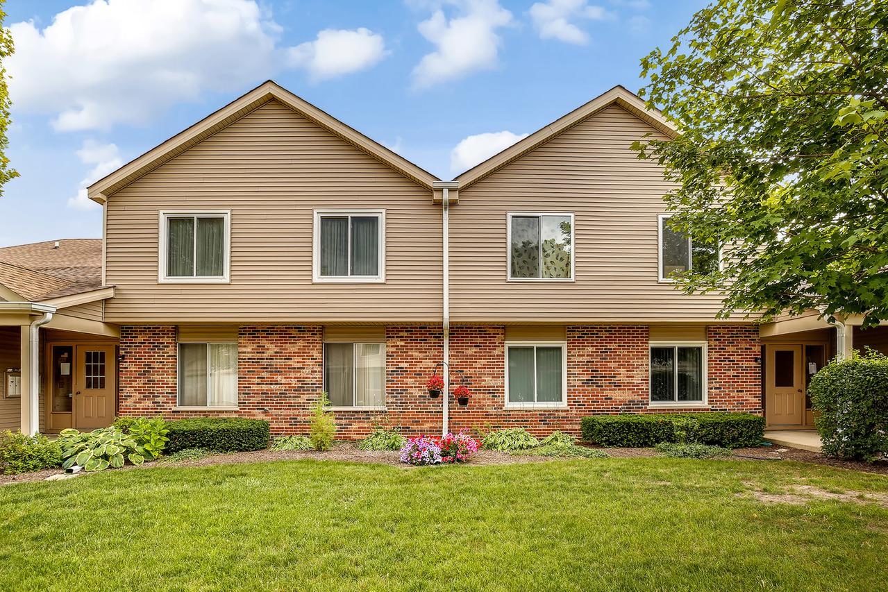 7030 Park Lane Ct. #204, Woodridge, IL 60517
