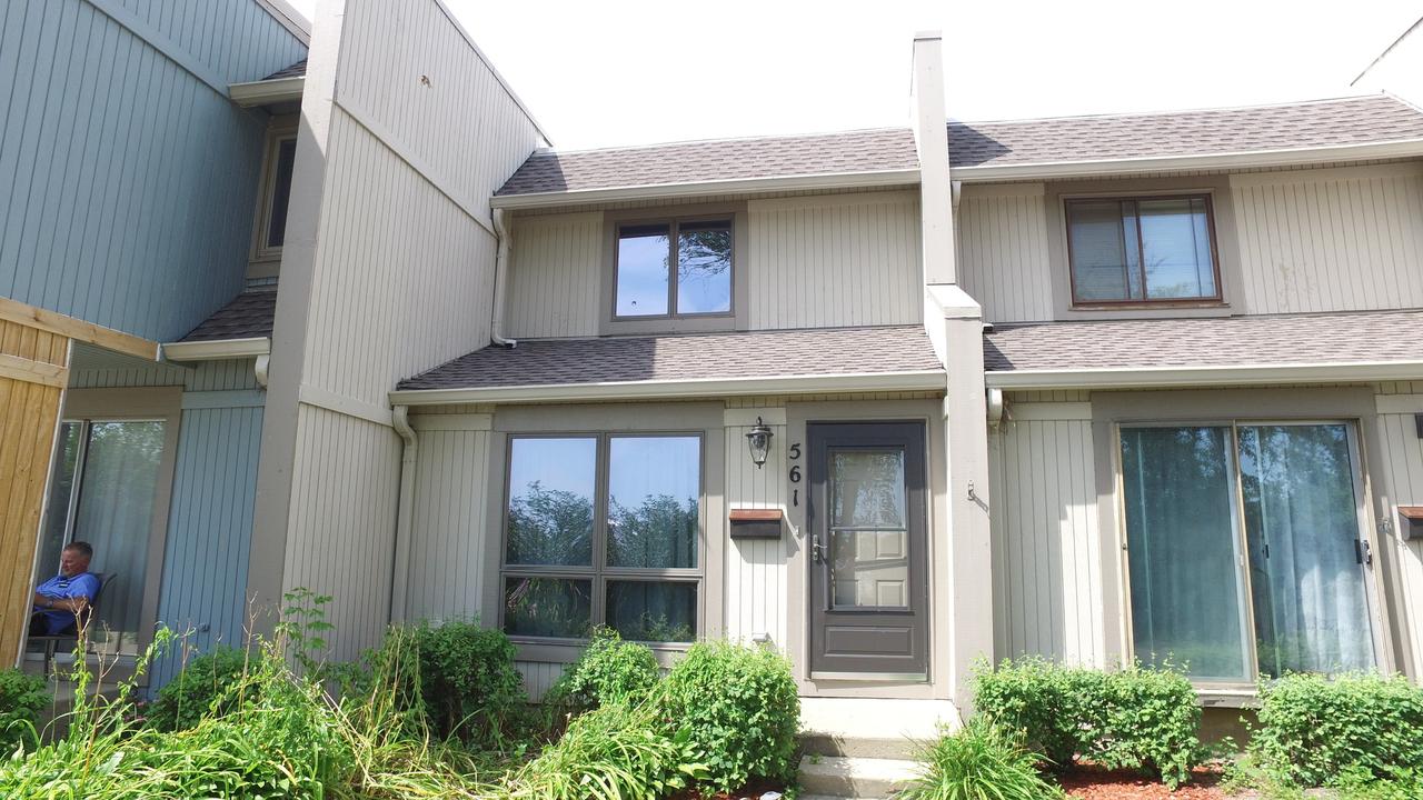 561 Pheasant Ct. #4, Grayslake, IL 60030