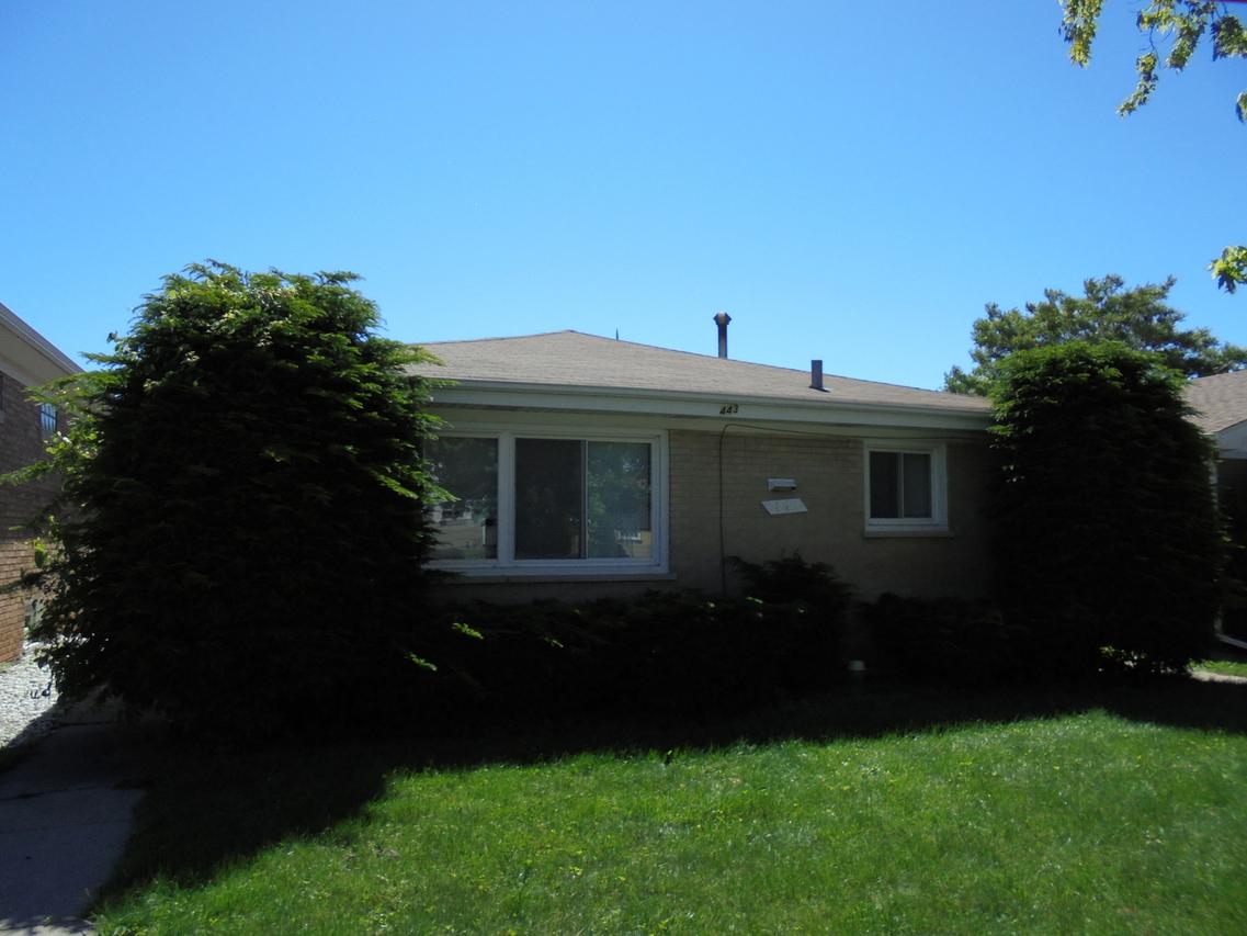 443 Greenbay Ave., Calumet City, IL 60409