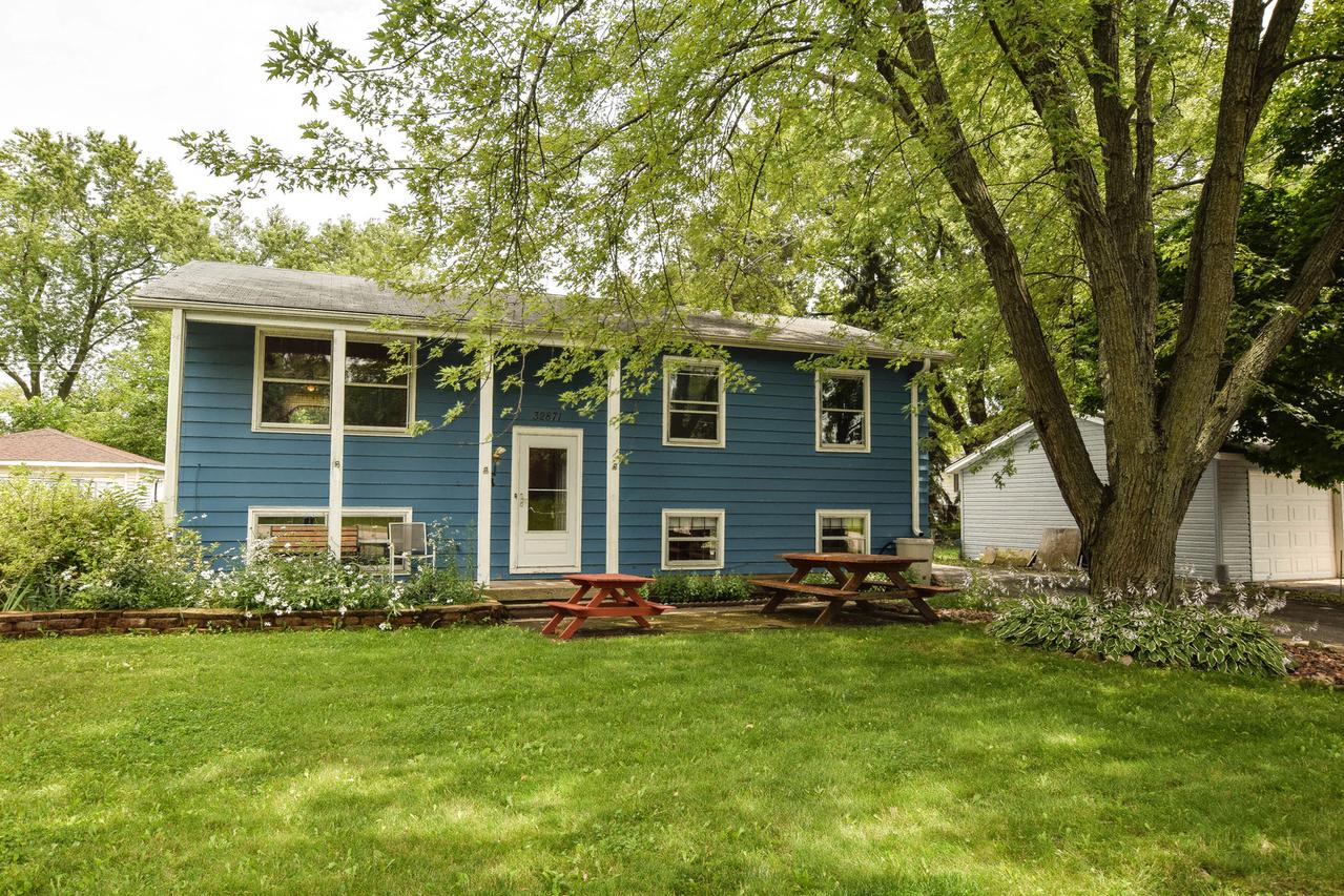 32871 N Sears Blvd., Grayslake, IL 60030