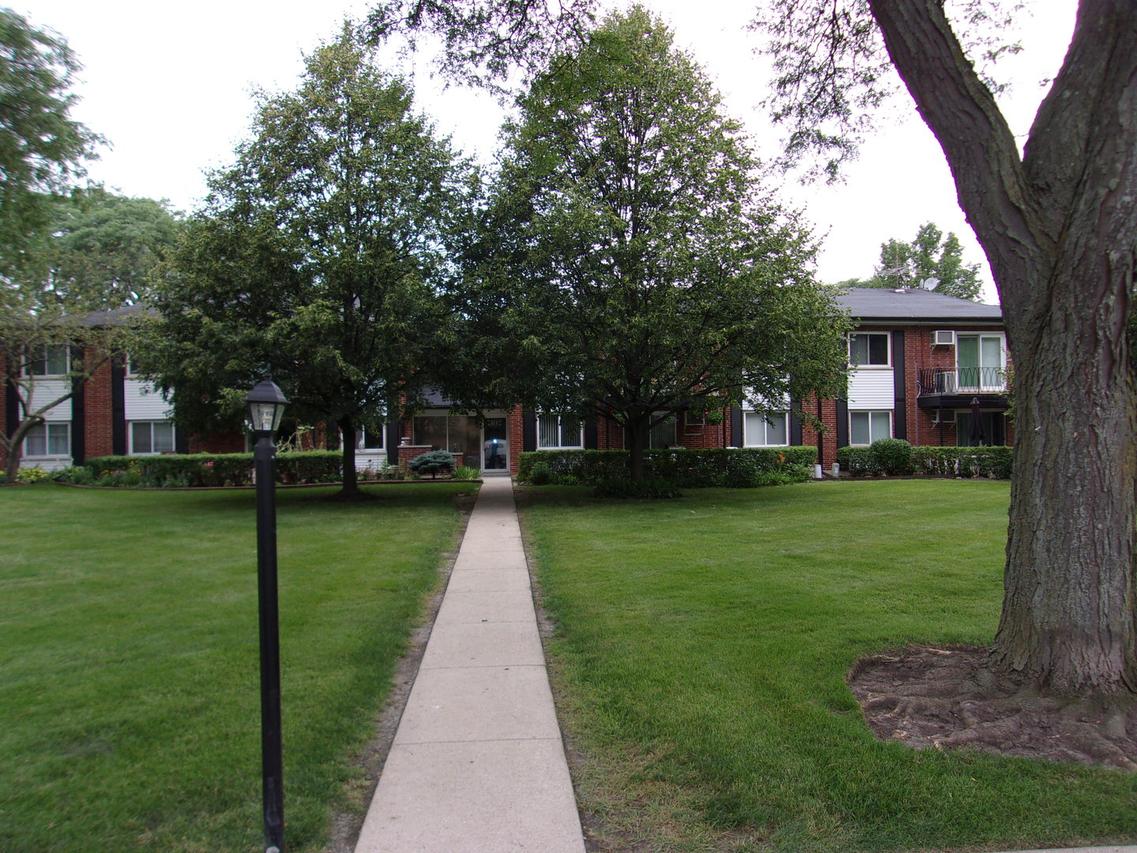 1102 N Dale Ave. #2C, Arlington Heights, IL 60004