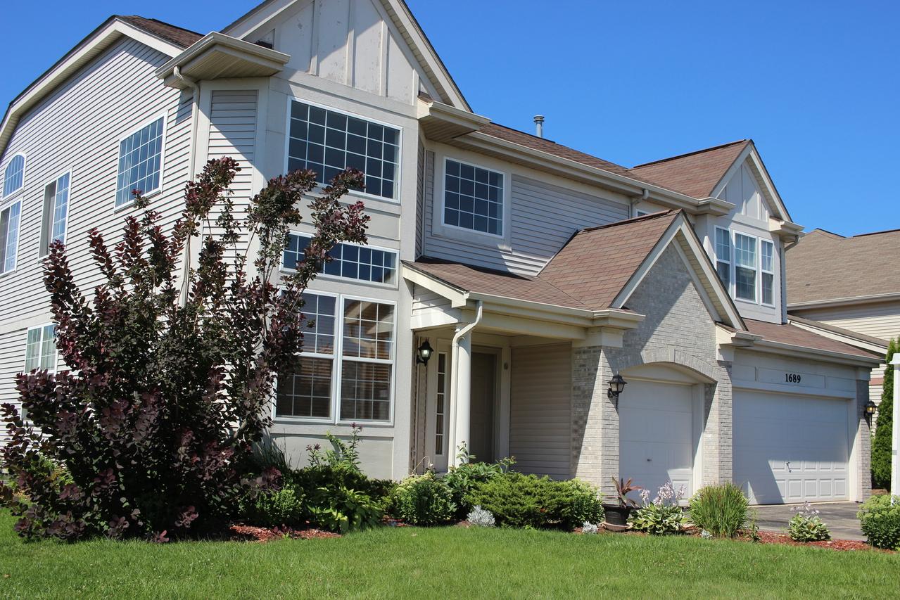 1689 Montclair Dr., Elgin, IL 60123