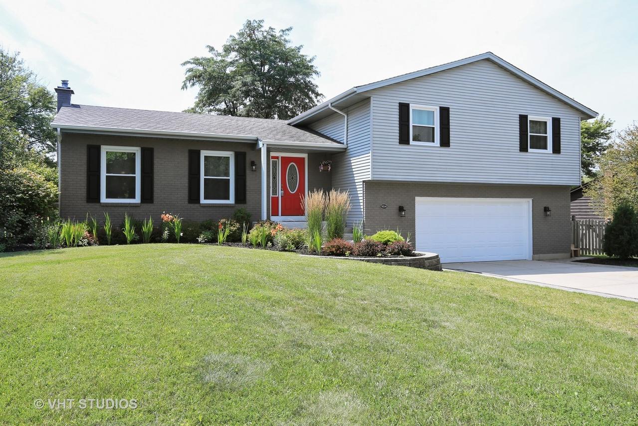 904 Surrey Ln., Algonquin, IL 60102