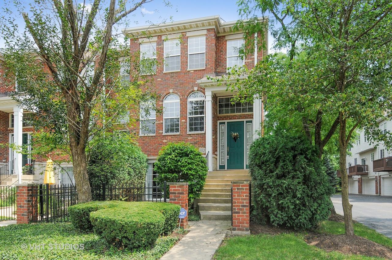 852 Shandrew Dr., Naperville, IL 60540