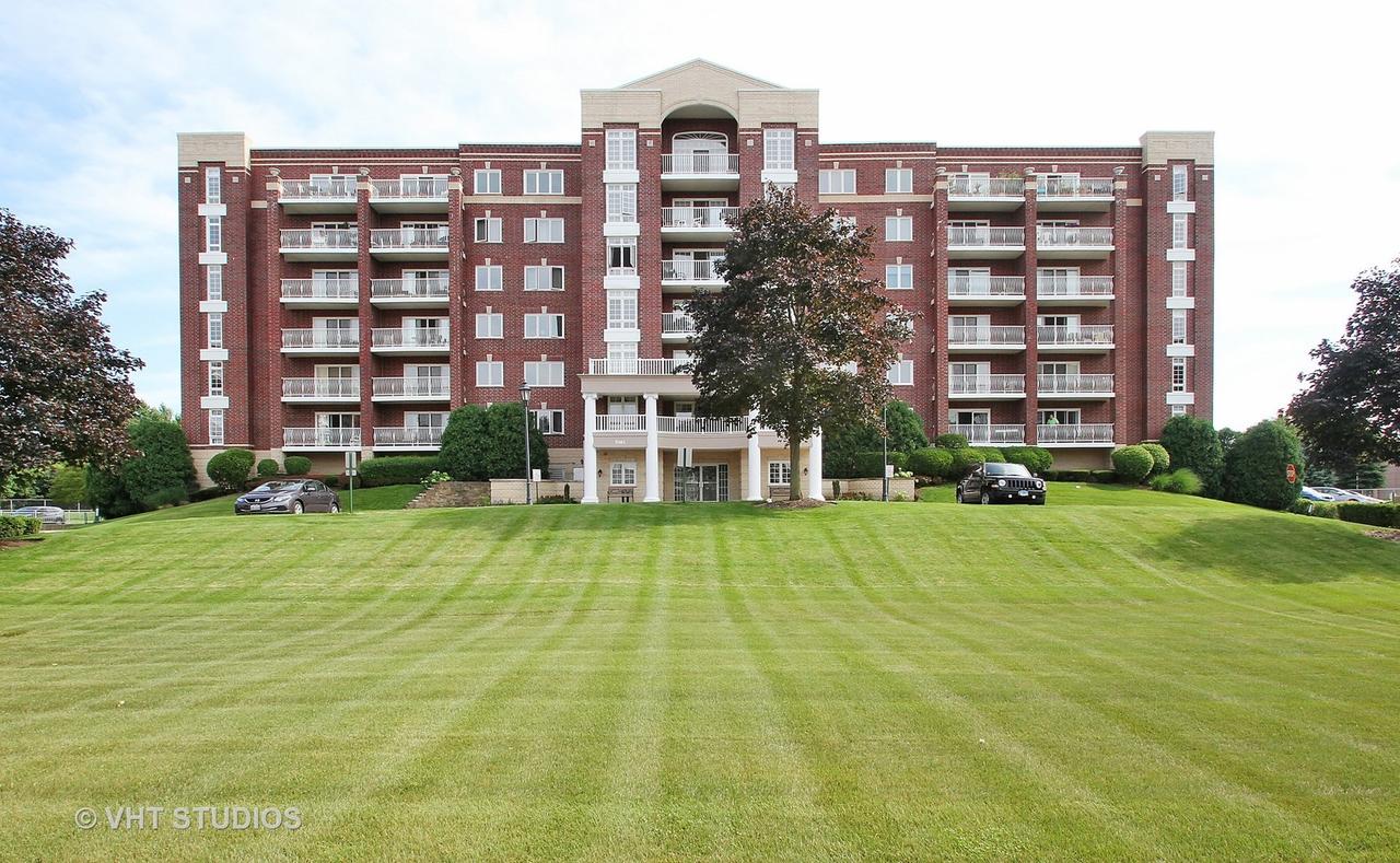 7061 W Touhy Ave. #204, Niles, IL 60714