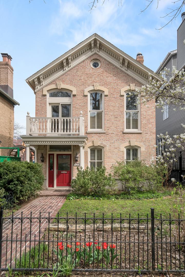 838 W Wolfram St., Chicago, IL 60657