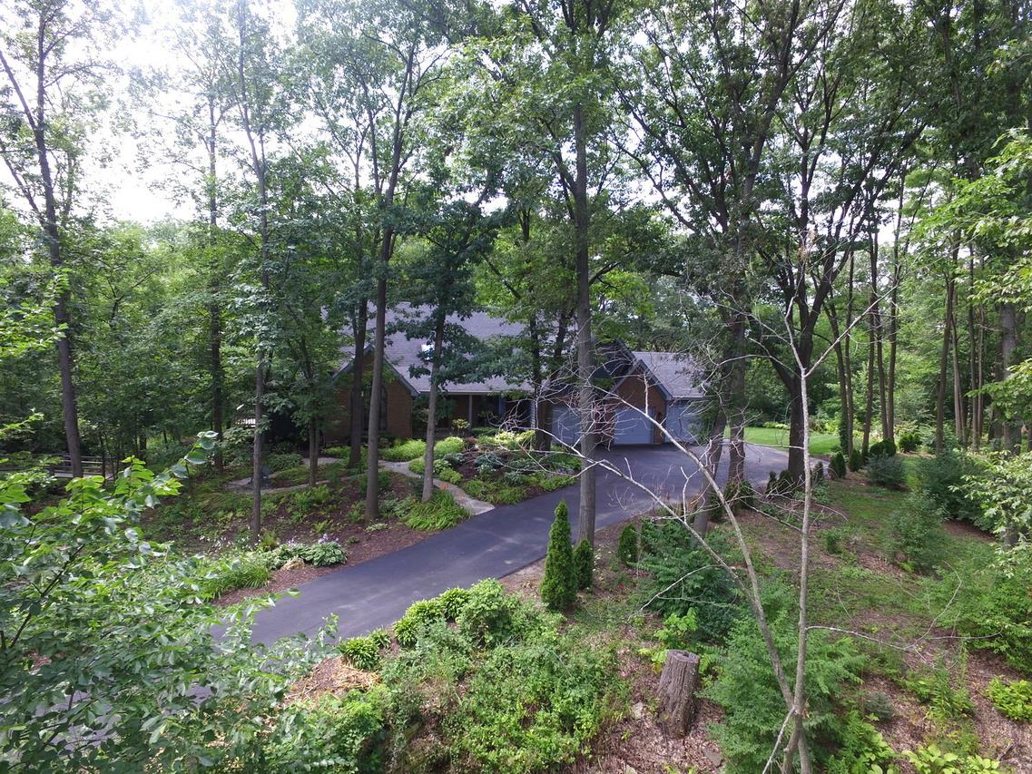2 Katie Rd., Lemont, IL 60439