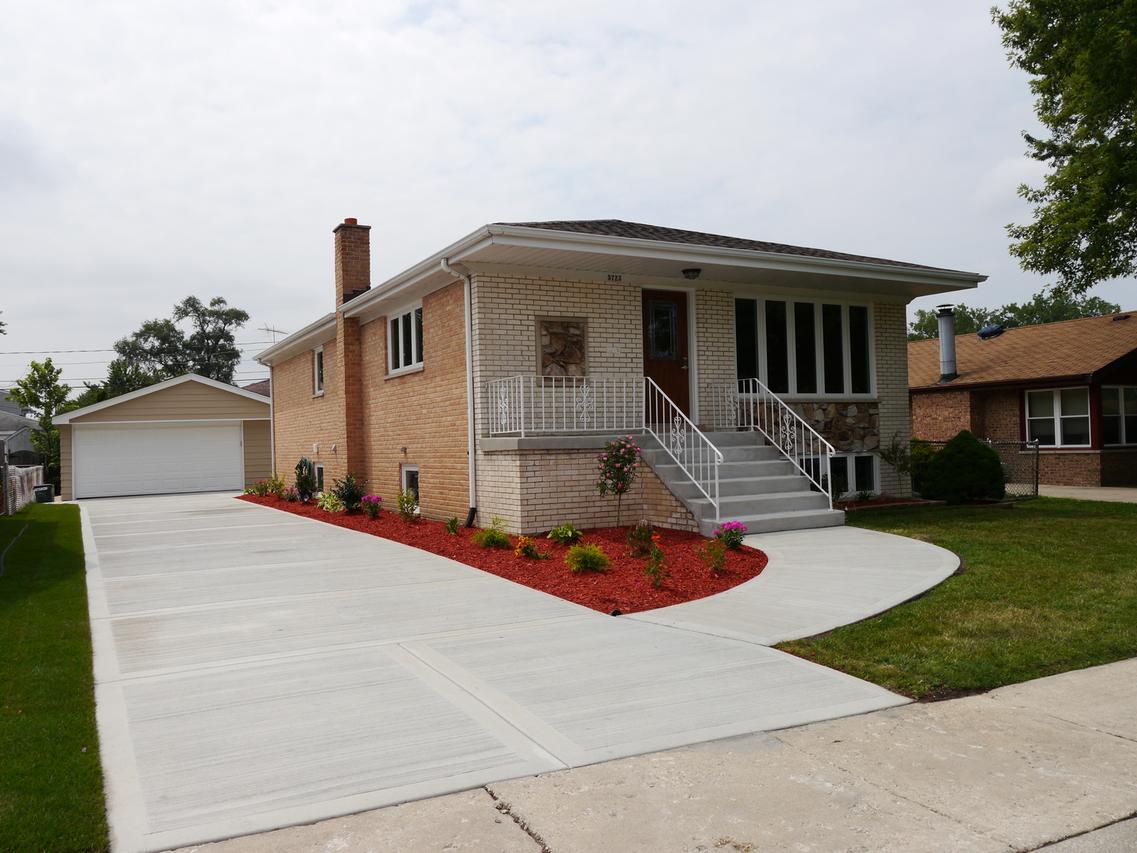 5723 W 89th St., Oak Lawn, IL 60453