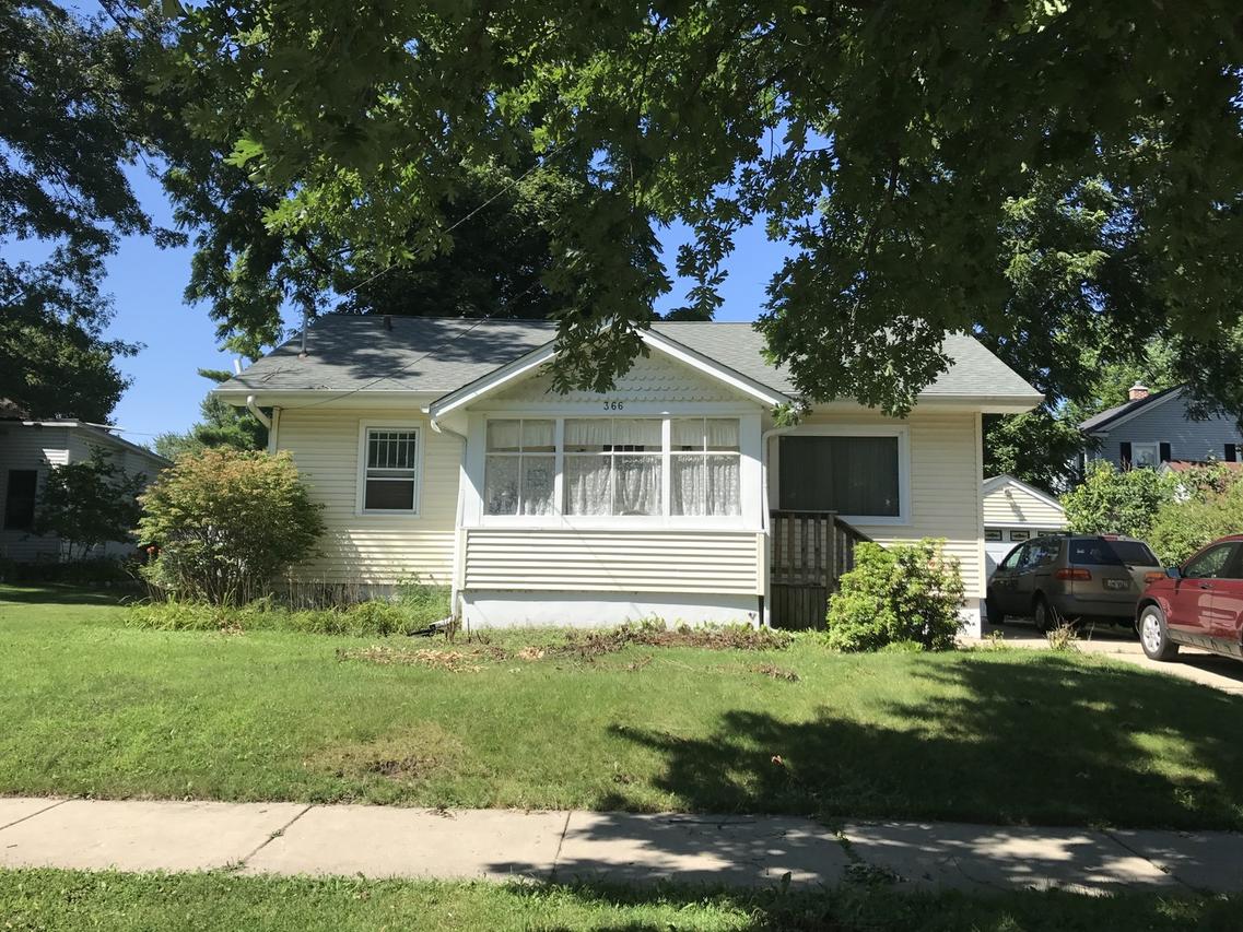 366 Slade Ave., Elgin, IL 60120
